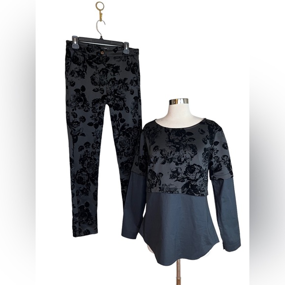 Ruti Women’s Black Scuba Embossed Floral Velvet Pants Size 1 Small - Picture 5 of 6